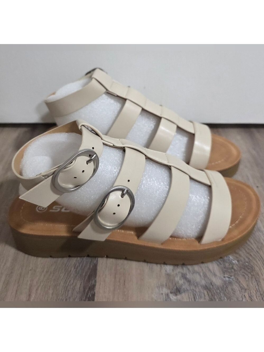 SODA Ledell Gladiator Sandal In Bone Size 8 - New In Box